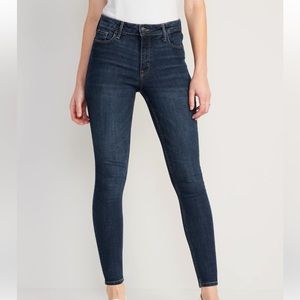 Old Navy Rockstar Super Skinny Dark Wash - 8L